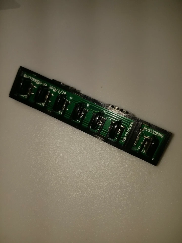 Tablero de botones de control de llave RCA LED50B45RQ RE0332R010 Foto 2 de 2