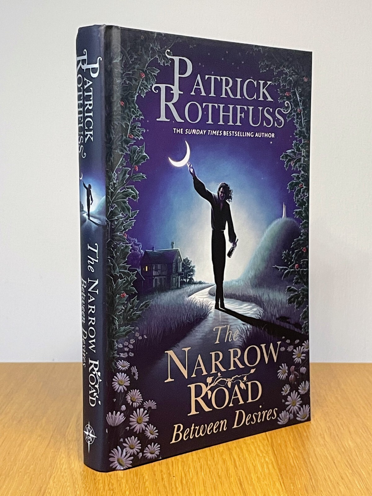 The Narrow Road Between Desires SIGNED Rothfuss Kingkiller Chronicle Novella New