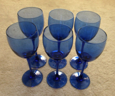 Vintage Luminarc France blaue Weingläser mit hohem Stiel 6x -ca. 19,5 cm hoch