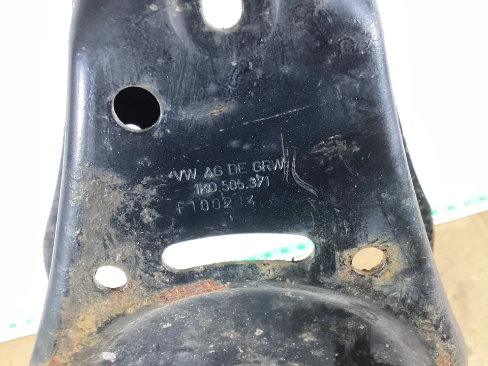 2012 - 2018 Volkswagen Beetle Lower Rear Right Side Control Arm 1K0505371 OEM . - Image 2 of 4