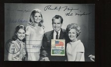 PRESIDENT RICHARD NIXON & FAMILY (PAT & JULIE & TRICIA) SIGNED PHOTO (LV 1463)