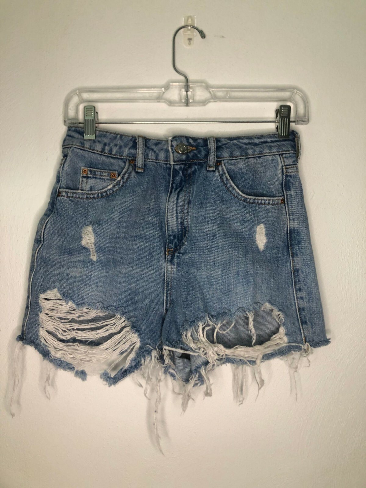 Купить Topshop distressed jean shorts 