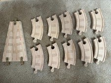 Lot Of 10 Thomas Friends 3.5 Curved Wooden Railway Tracks, 1 V switch track