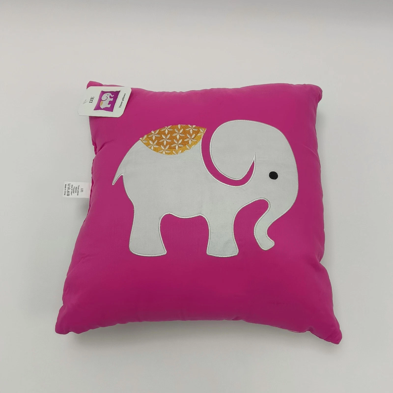 IJE Throw pillows Cute animal-printed polyester throw pillows, size 33x33 cm
Opens in a new window o