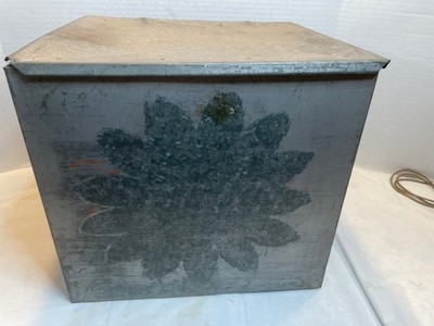 Vintage Galvanized Bordens Dairy Milk Bottle Box Insulated Cooler