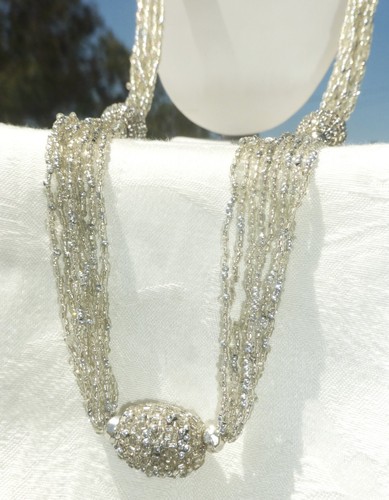 BELLISSIMA COLLANA VINTAGE MULTIFILO CON PERLINE IN VETRO ARGENTO 48" POLLICI - Foto 4 di 7
