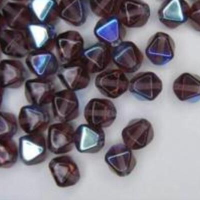 6 mm Pyramide Glasperlen x60 Diamant Rot Blau Grün Rosa usw. 601659 24 FARBEN 446D