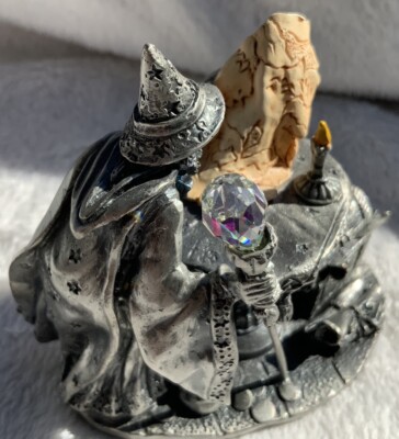 Boxed Tudor Mint Myth & Magic 3890: Looking For Treasure Figurine