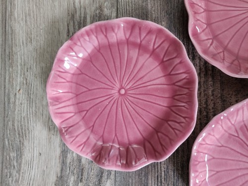 Metlox Lotus Berry Bowls and Bread Plates | Pink | Set of 6 - Picture 5 of 18