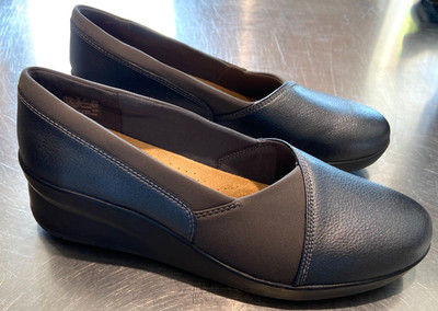 CLARKS Collection Suttyn Walk Cushioned Mid-Heel Shoes Dark Pewter Metallic 10W