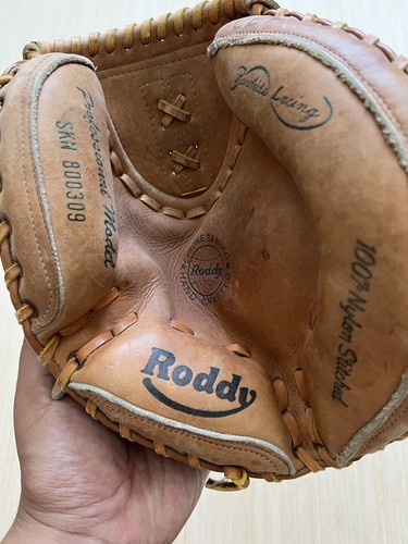 Vintage Baseball Catchers Glove Roddy Pro Model 800309 Used - Picture 9 of 14