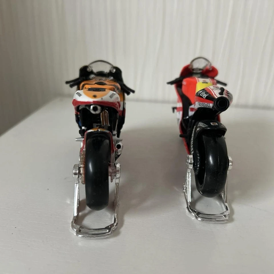 Modelo de réplica de motocicleta diecast coleccionable exhibición regalo detalles realistas Foto 4 de 4