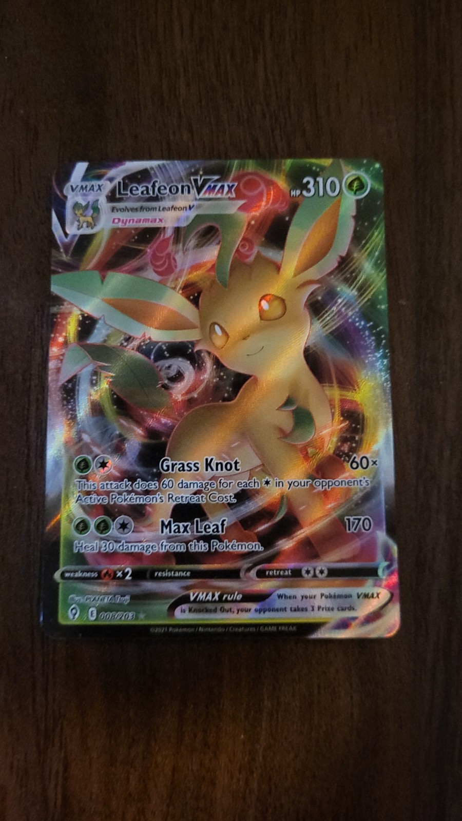 Pokémon TCG Leafeon VMAX Holo Ultra Rare Card Evolving Skies 008/203 NM