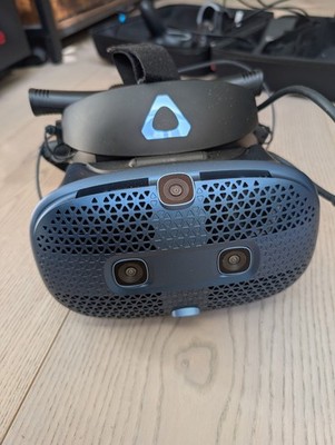 HTC Vive Cosmos Blue Headset for PC with Wireless Adapter and protective case