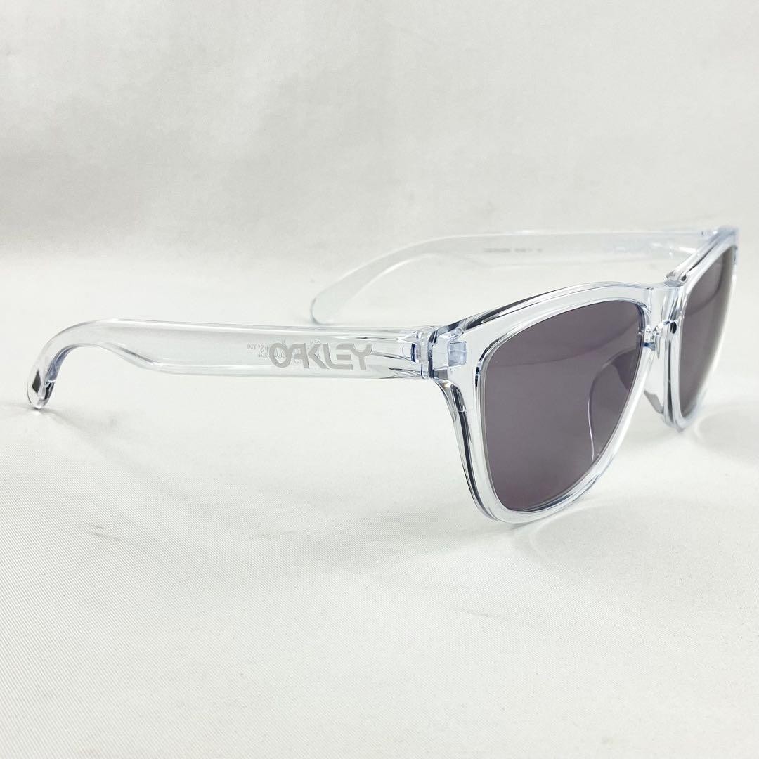 紫外線で色が変わるオークリーox8137-02調光サングラスFrogskins 8137a-sun-1.jpg