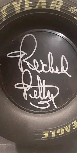 Richard Petty Autographed 4 1/2" Miniature Goodyear Rubber Tire - Picture 5 of 8