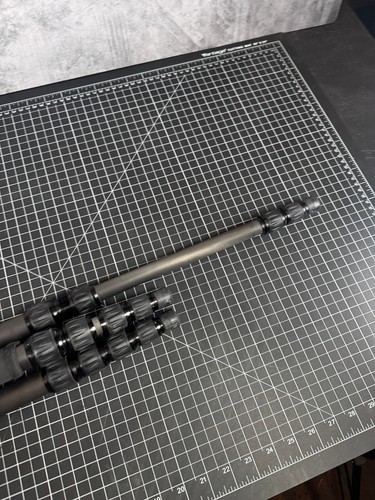 3 Legged Thing X1.1 Brian Evolution 2 Carbon Fiber Tripod AS IS USED - Picture 5 of 12