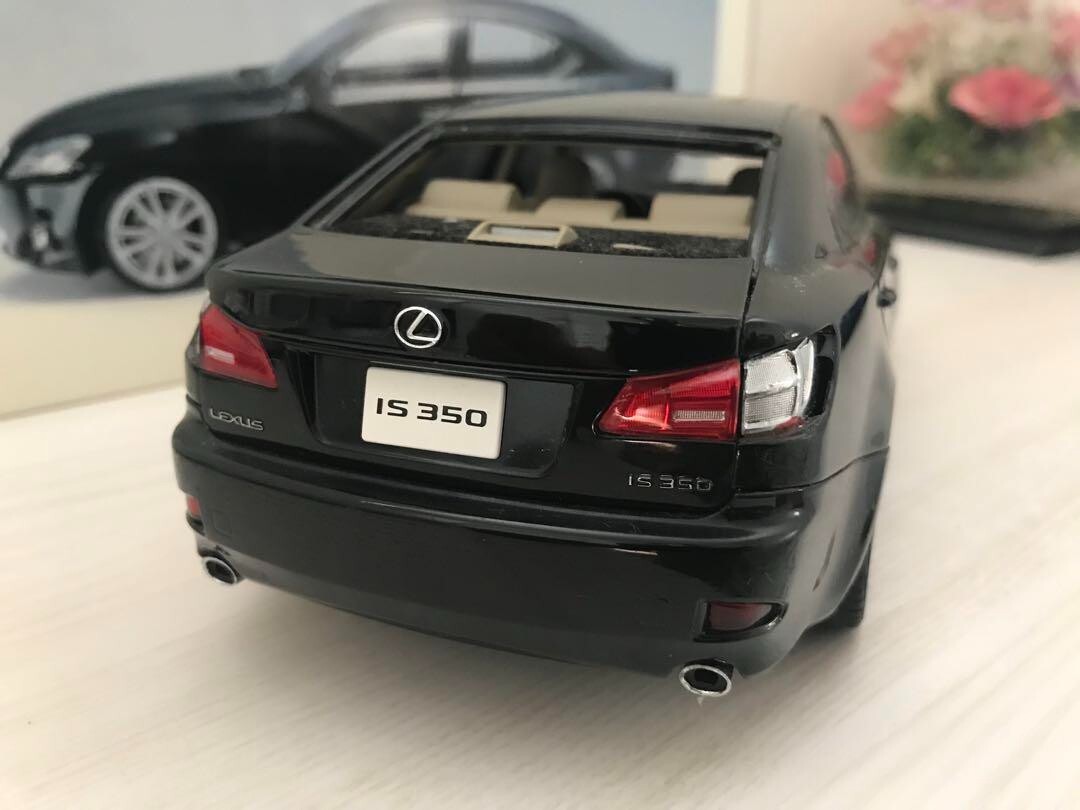 1:18 AUTOart Lexus Is 350 Black 2006 w/ Box From Japan Parts