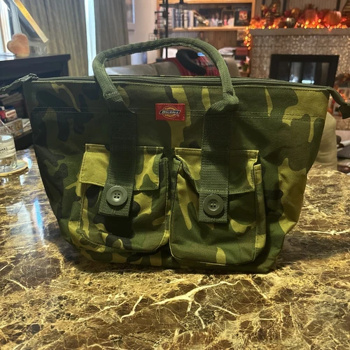 Dickies Carry Green Camoflauge Hunting Bag Pockets Zippered Handles Canvas
