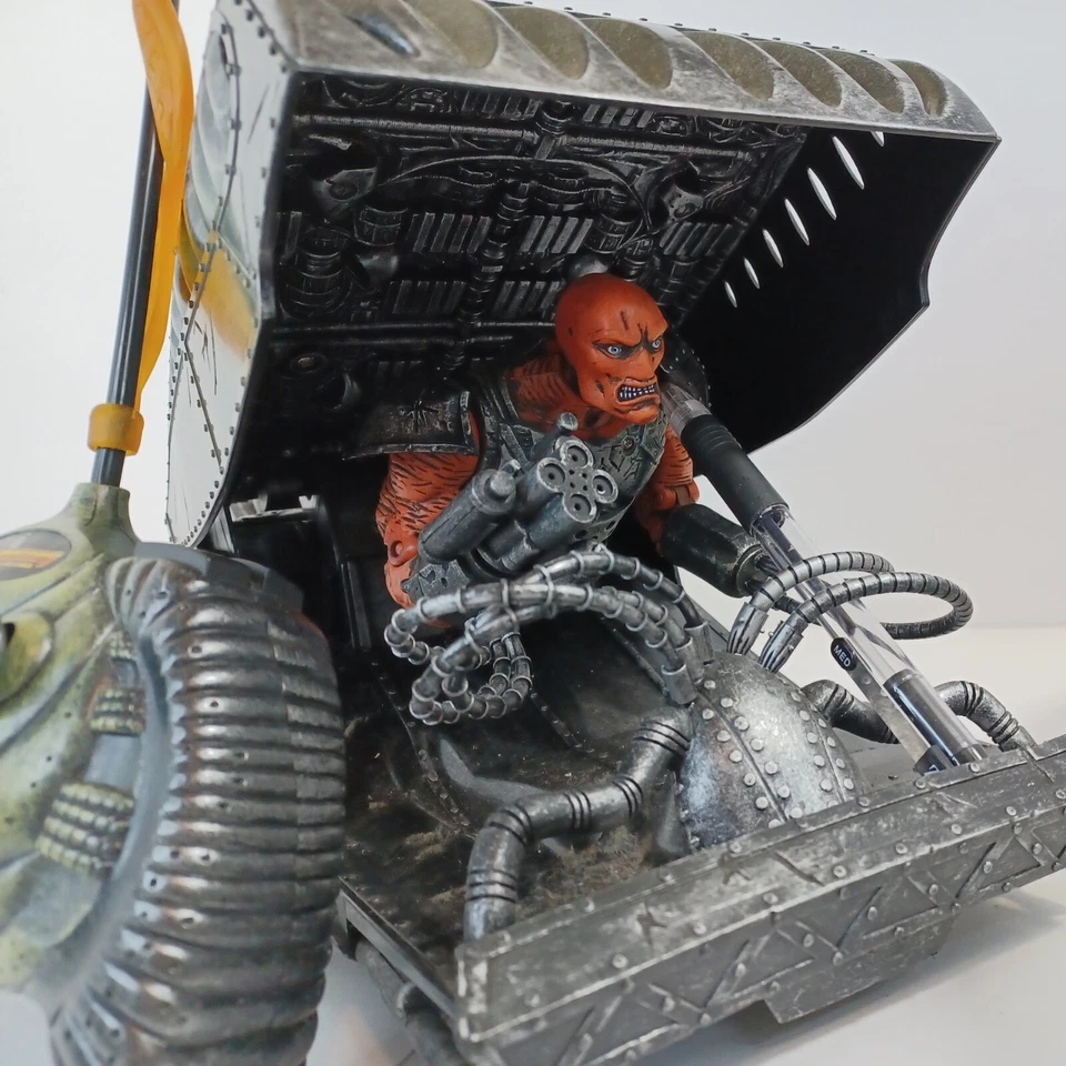 Alien Racers R/C Vehicle Ultrox W/ Remote - No Batteries Included - - Image 2 of 4