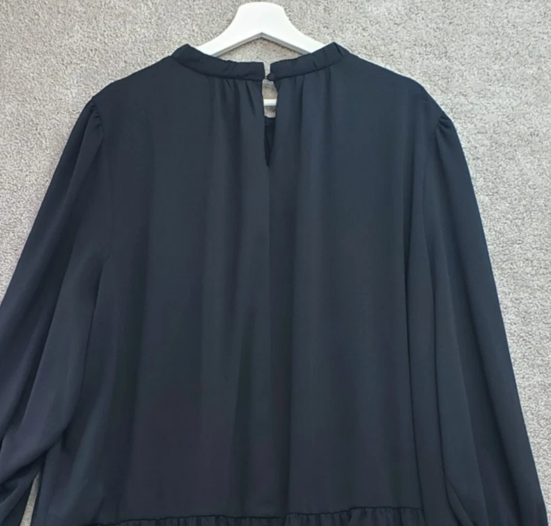 Vestido Nine West en capas para mujer 3X Plus negro plisado puño ajustado ojo de cerradura trasero Foto 4 de 4