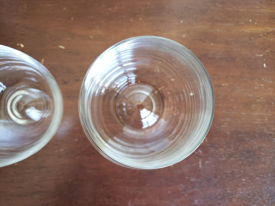 Juego de 2 copas de vino Dartington sin tallo de 4,5" con fondo de hoyuelos hechas en Reino Unido Foto 3 de 4