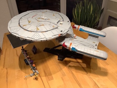 Star Trek: U.S.S. Enterprise NCC-1701-D # 10356 MOC