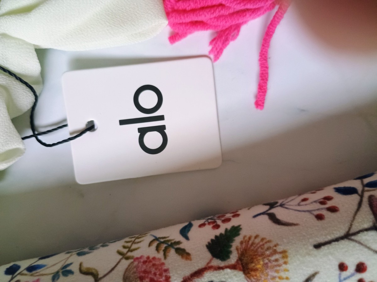 USA SELLER! Alo Yoga Hair Ties Love Knot Bow In Oat Milk | eBay