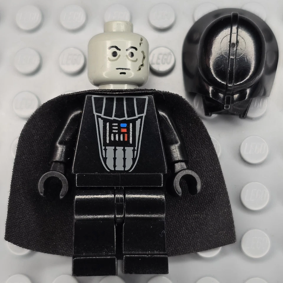 Lego Star Wars Minifigure SW0004 Darth Vader - Image 2 of 4