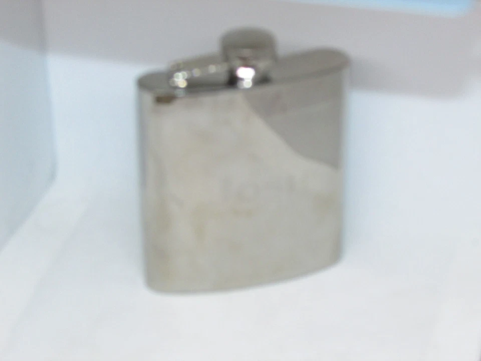 Things Remembered SS 7 盎司液体浮雕 "Josh" 雕刻 3.75x5" (B) — 第 2/4 张图片