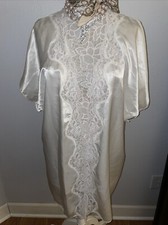 Val Mode Womans L Robe Shiny Satin Short sleeve Dressing Gown Lace Ivory Vintage