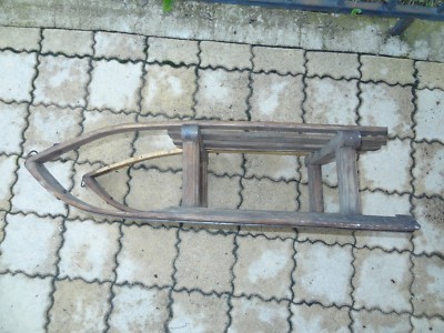 Luge ancienne en bois et métal décoration vintage montagne