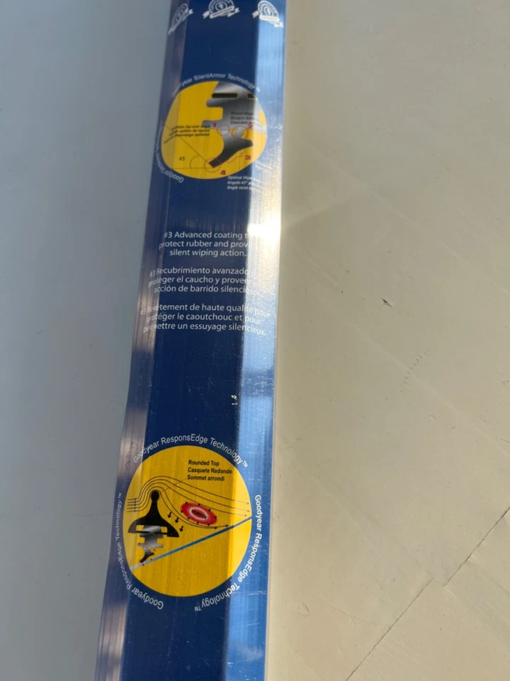 Par de dos limpiaparabrisas Goodyear Assurance WeatherReady de 28" Foto 4 de 4