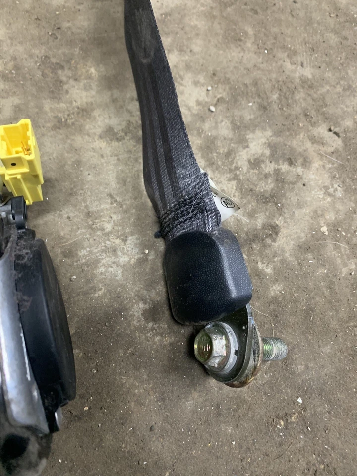 Retractor de cinturón de seguridad delantero izquierdo para conductores Acura TSX 2004-2008 USADO OEM NEGRO Foto 3 de 4