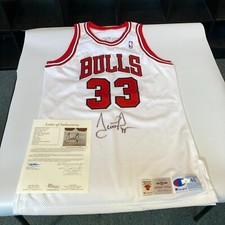 Grey Flannel's Basketball Hall of Fame Induction Auction Results 15