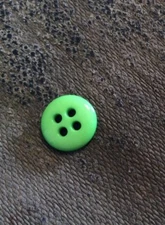 DILL BUTTONS #17025 GREEN ROUND--4 HOLE--11MM--16 PIECES