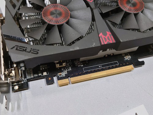 ASUS STRIX GTX750TI-OC-2GD5 Graphics Card - Used, No Accessories - Picture 3 of 10