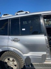 Porte arrière et accessoires Mitsubishi PAJERO