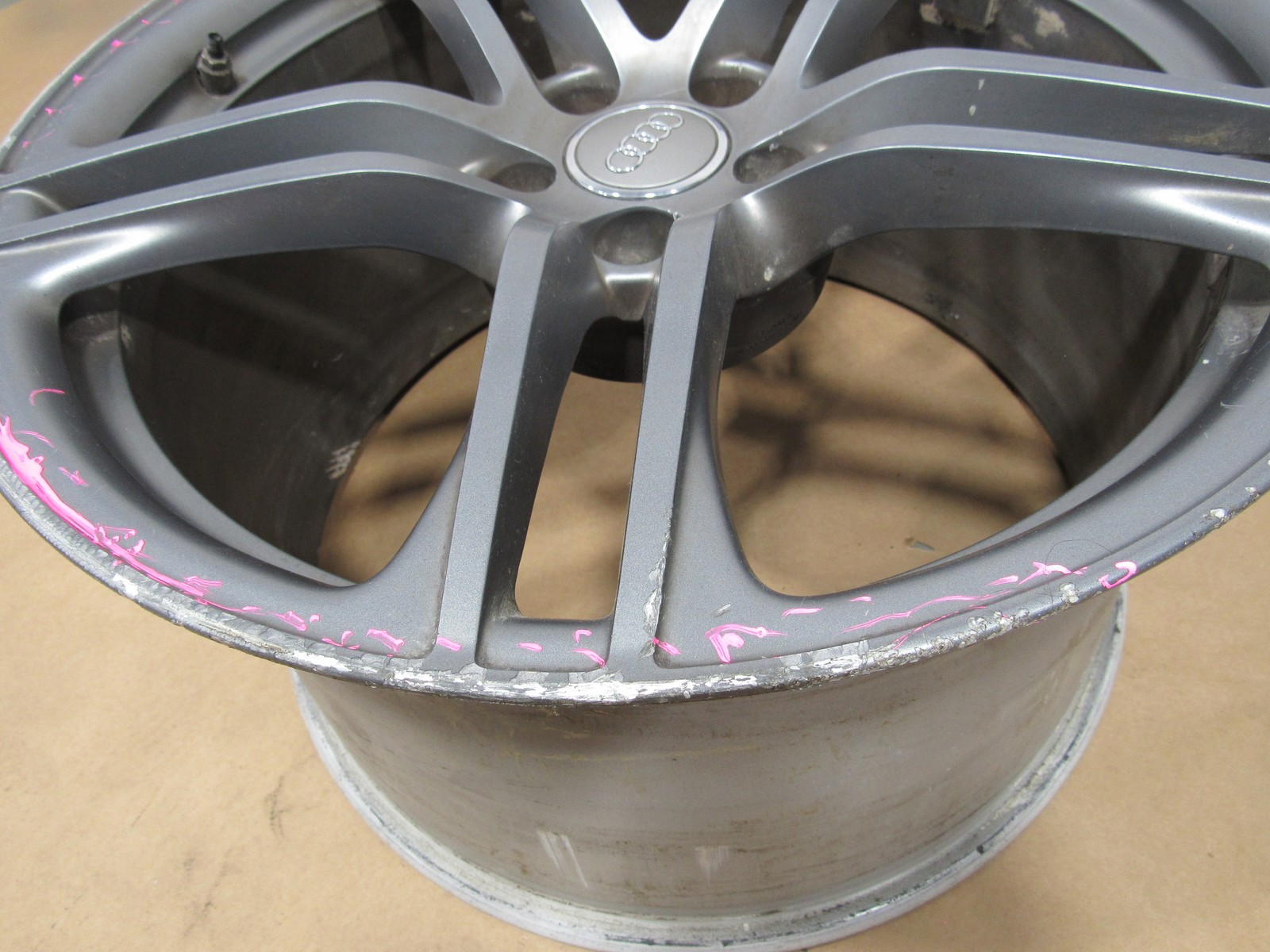 Audi R8 Spyder 2008-2012 Wheel