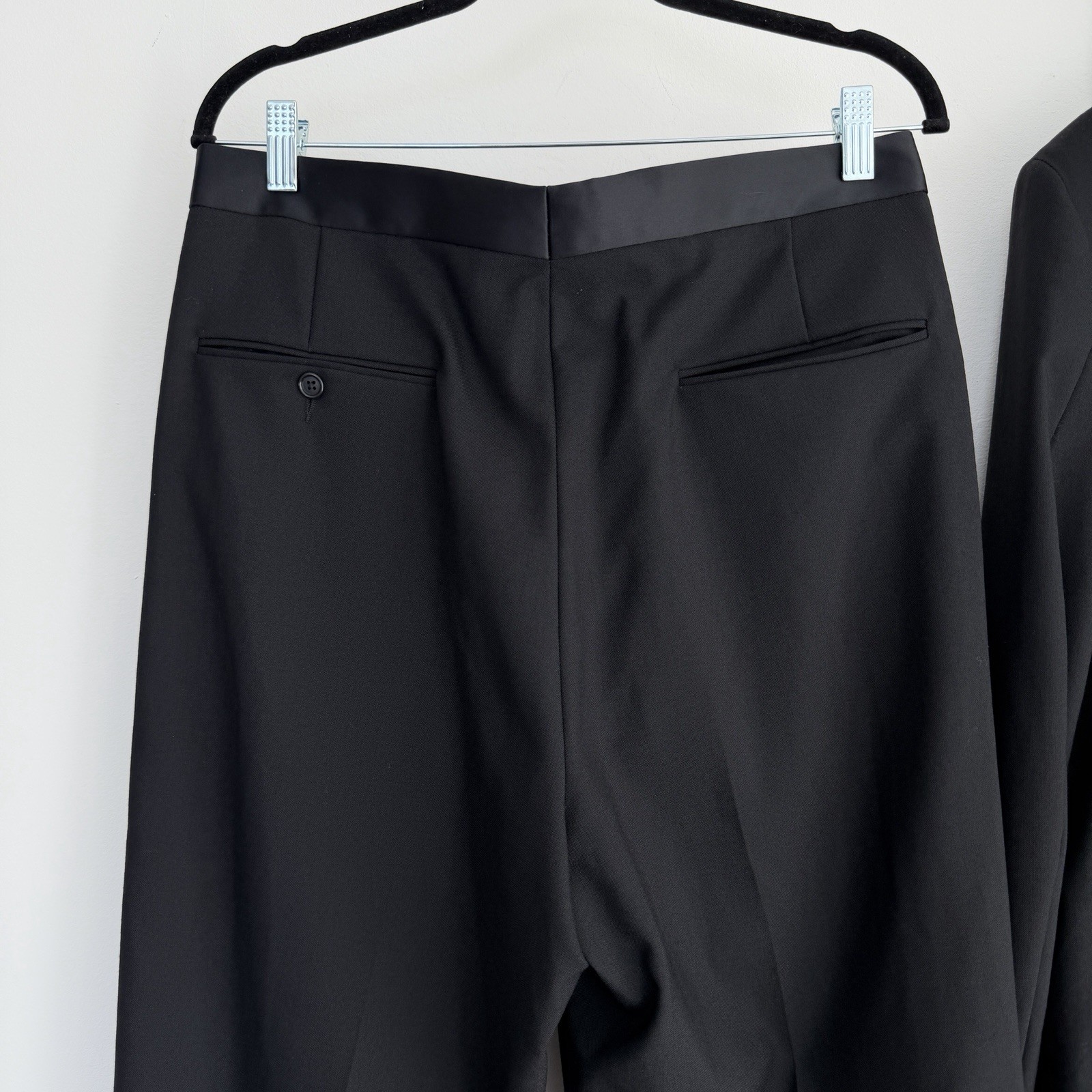 Givenchy Tuxedo Suit Mens 42R Bespoke Black Wool Satin Lapel Pleated Pants USA thumbnail 10