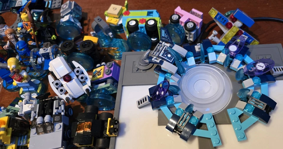 HUGE Lego Dimensions Minifigures Lot Of 30 Figures, Vehicles, Portal, Rare! - Image 2 of 4