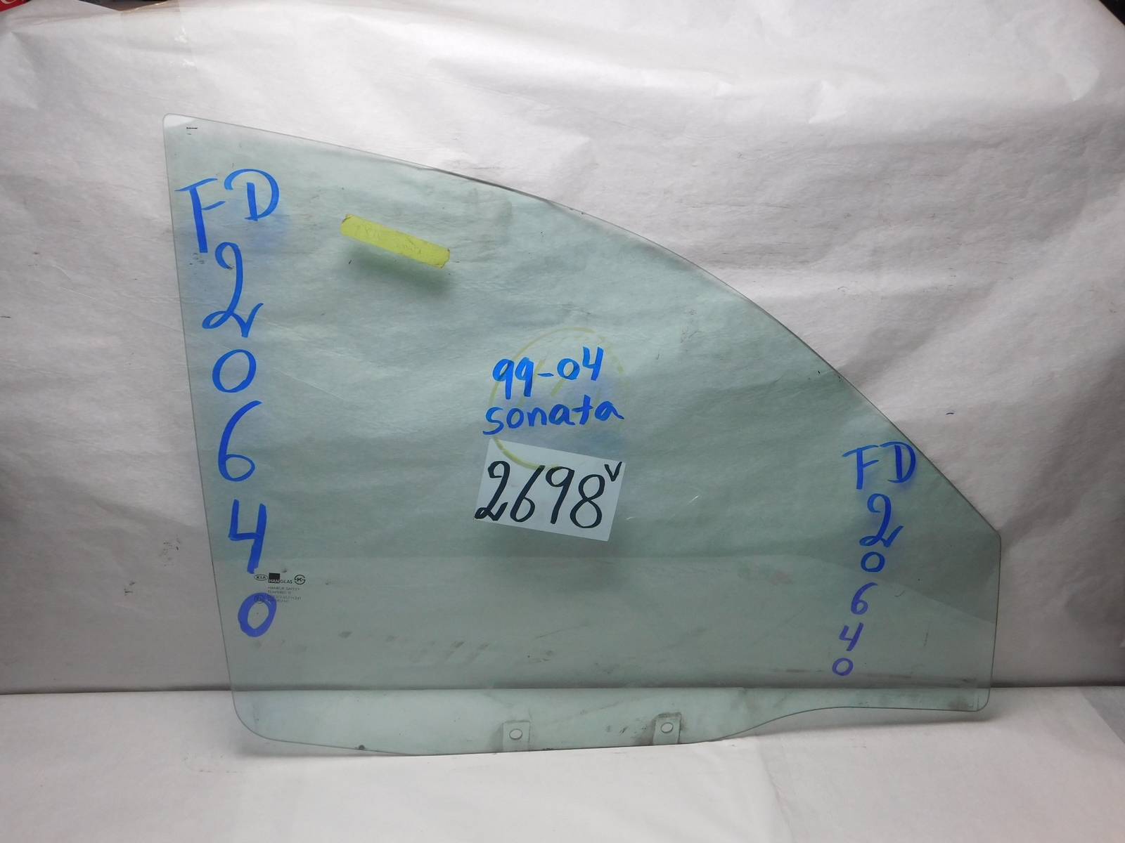 99 00 01 02 03 04 HYUNDAI SONATA  Front Passenger Door Glass Used #2698-V
