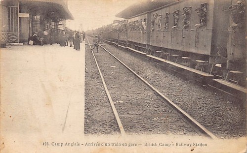 France - SAINT GERMAIN AU MONT D'OR (69) Un train en Gare - Camp