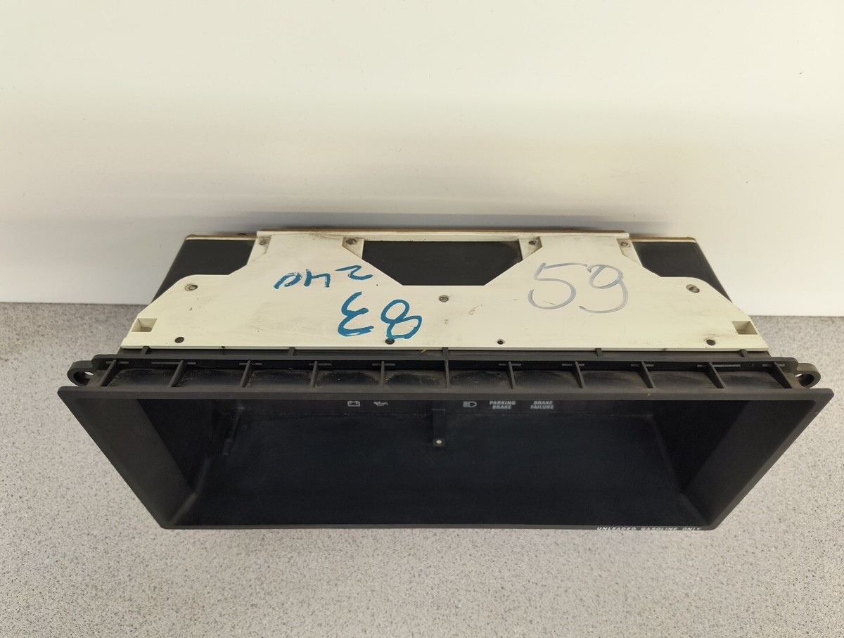 1981-1985 VOLVO 240 SPEEDOMETER CLUSTER GAUGE INSTRUMENT PANEL