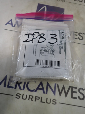 1 New in bag Eaton Cutler Hammer IPB3 4222B10G01 Phase Barrier Kit