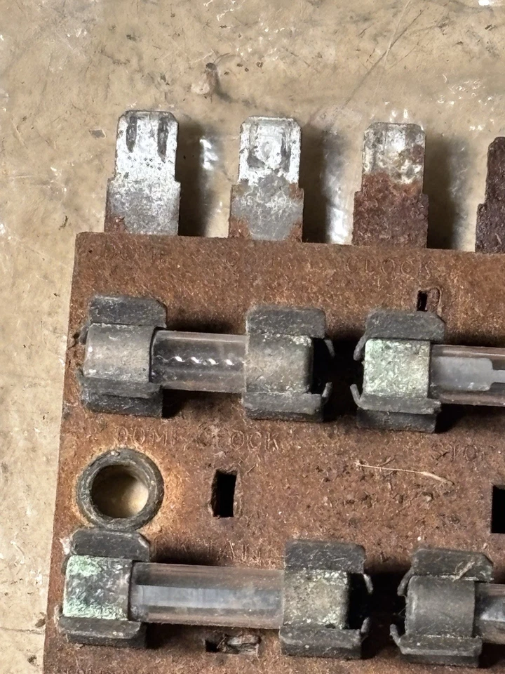 Блок предохранителей и предохранители 70 71 72 73 74 AMC AMX Javelin - Изображение 3 из 4