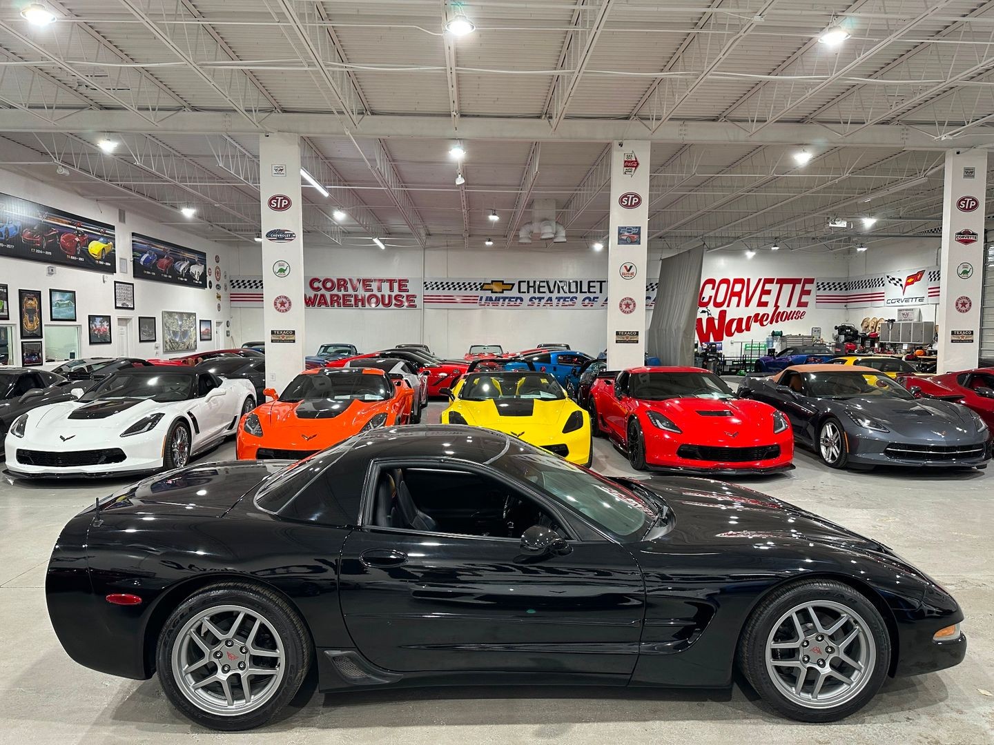 2004 [41U] Black Chevrolet Corvette   | C5 Corvette Photo 7