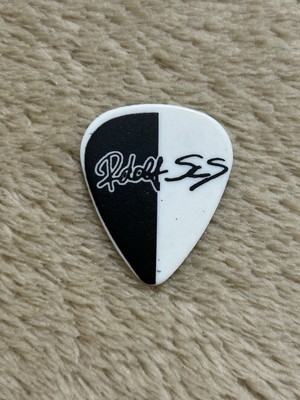 Scorpions スコーピオンズ　ルドルフシェンカー　ギター　ピック Scorpions “Rudolf Schenker” 2016 50th Anniversary Guitar Pick | eBay