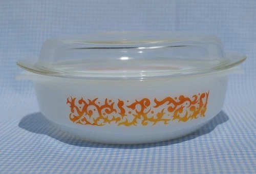 Vintage Crown [Agee] Pyrex Ovenware ‘Scroll’ Casserole & Lid