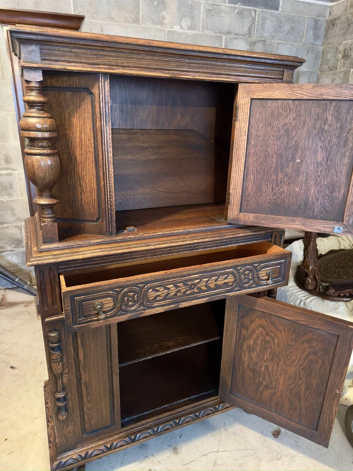 Дубовый шкаф для спиртных напитков испанского возрождения мебель Bernhardt 20 века - Изображение 4 из 4